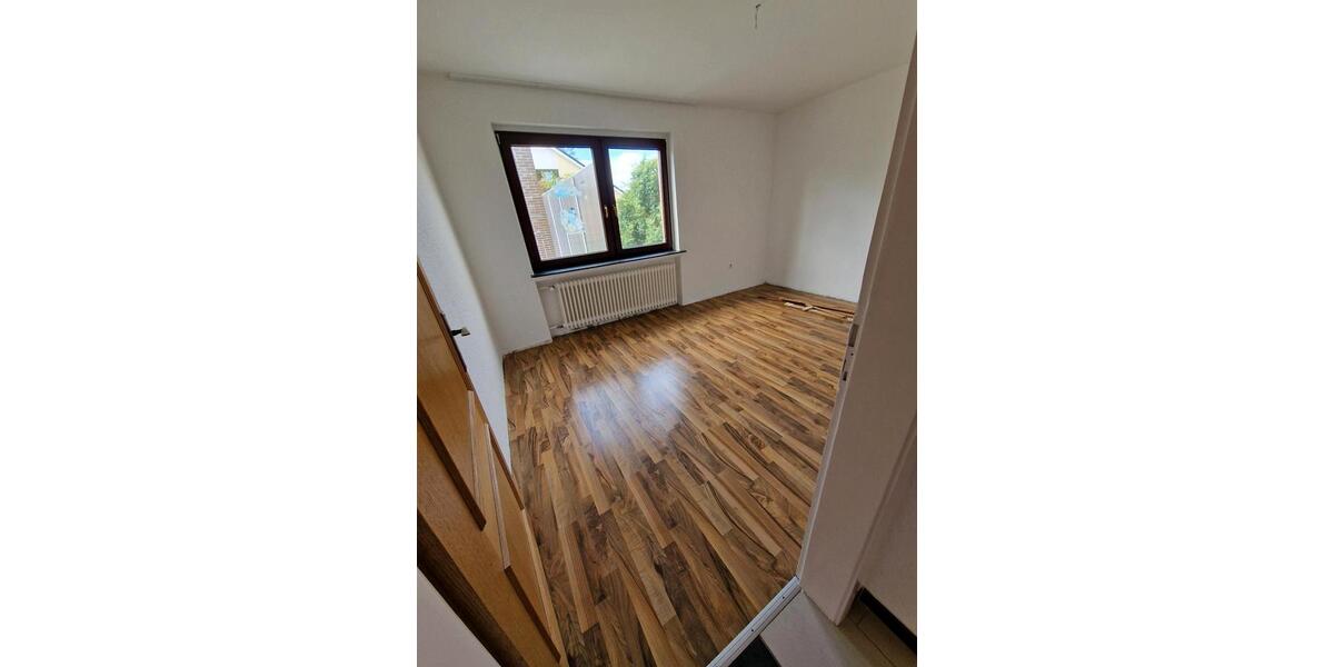 Etagenwohnung Hannover Buchholz-Kleefeld - 3 Zimmer, 80 m&sup2;, 1.000&euro; | Angebot:27608346