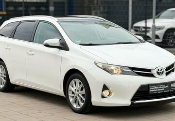 Toyota Auris Touring Sports 153.500 km 9.500 &euro; Hildesheim 31135