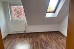 Dachgeschoßwohnung Giesen - 3 Zimmer, 74 m&sup2;, 660&euro; | Angebot:27556476