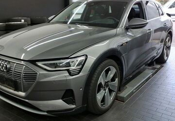 Audi e-tron 59.400 km 32.950 &euro; Salzgitter 38259