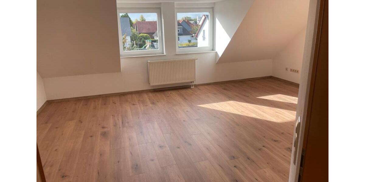 Dachgeschoßwohnung Giesen - 3 Zimmer, 74 m&sup2;, 660&euro; | Angebot:27556476