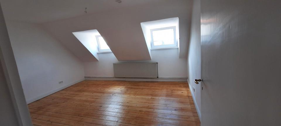 Dachgeschoßwohnung Hildesheim - 4 Zimmer, 75 m&sup2;, 560&euro; | Angebot:27569356