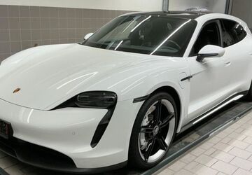 Porsche Taycan 49.800 km 68.990 &euro; Hannover 30453