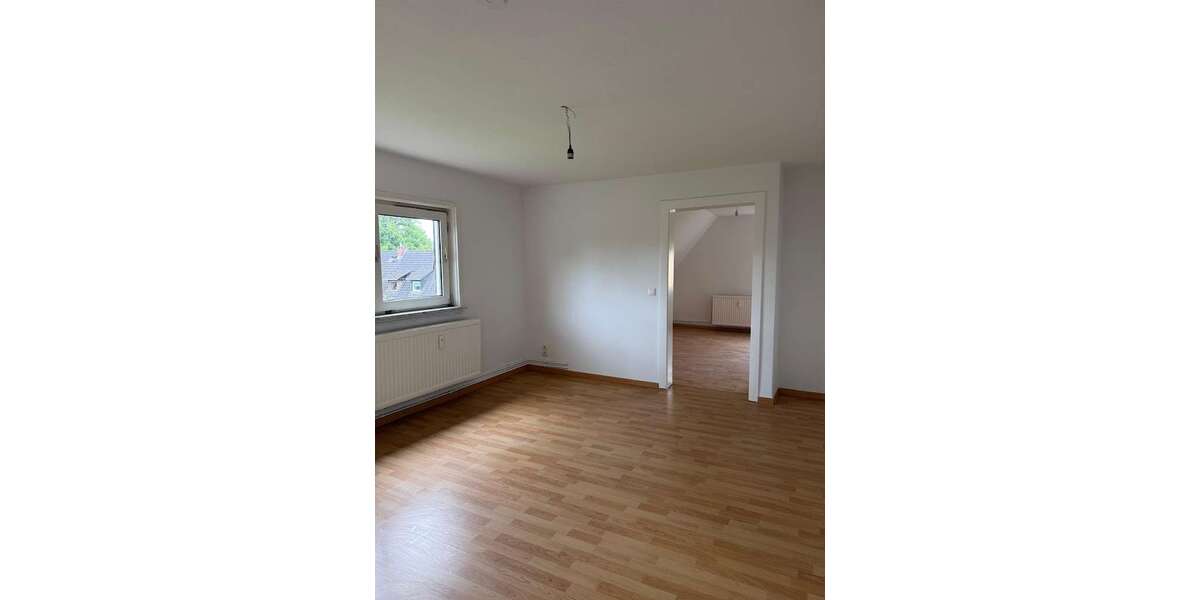 Etagenwohnung Salzgitter Hallendorf - 4 Zimmer, 75 m&sup2;, 430&euro; | Angebot:27377018