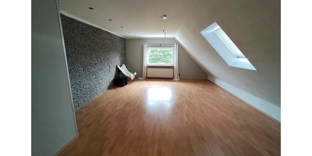 Dachgeschoßwohnung Ilsede - 3 Zimmer, 100 m&sup2;, 780&euro; | Angebot:27558847