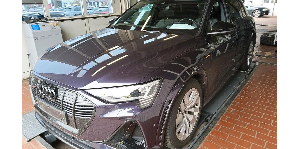 Audi e-tron 58.800 km 44.950 &euro; Salzgitter 38259
