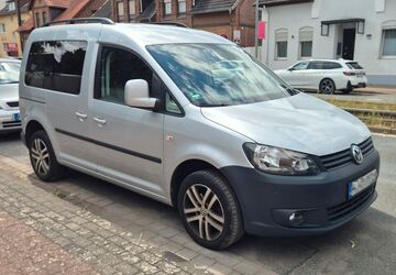 VW Caddy 150.000 km 8.500 &euro; laatzen 30880