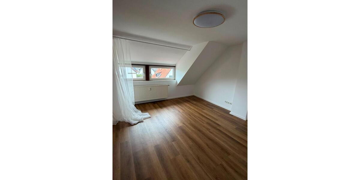 Dachgeschoßwohnung Hildesheim Oststadt/Stadtfeld - 1 Zimmer, 23 m&sup2;, 350&euro; | Angebot:27585193