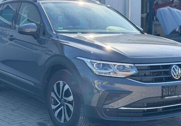VW Tiguan 52.000 km 25.900 &euro; Hildesheim 31137