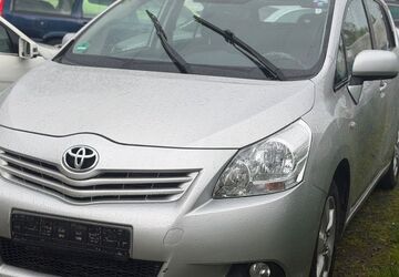 Toyota Verso 438.500 km 2.490 &euro; Salzgitter 38229