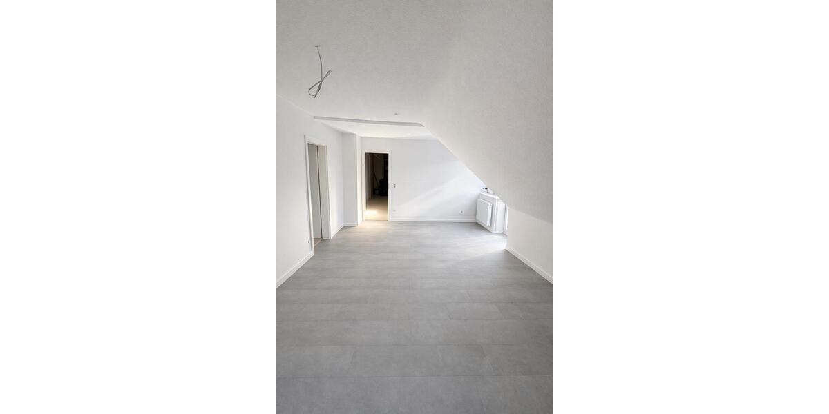 Dachgeschoßwohnung Springe - 3 Zimmer, 81 m&sup2;, 820&euro; | Angebot:27614745