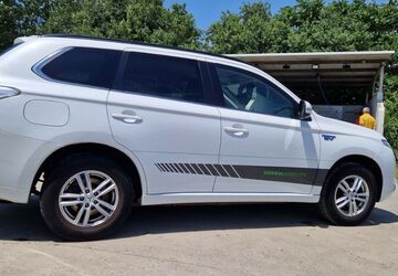 Mitsubishi Plug-in Hybrid Outlander 195.000 km 11.500 &euro; Hannover 30459