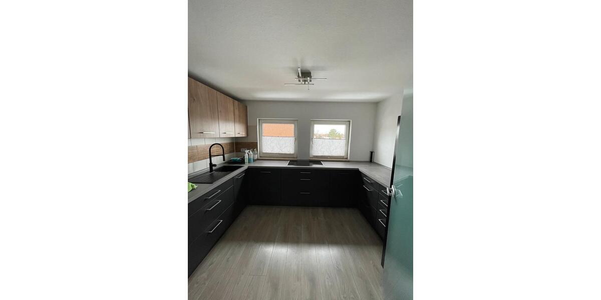 Dachgeschoßwohnung Lengede - 3 Zimmer, 77 m&sup2;, 830&euro; | Angebot:27605715