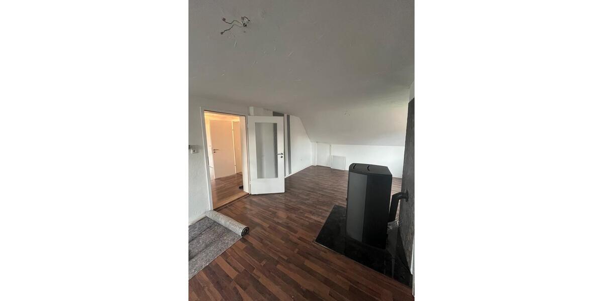 Dachgeschoßwohnung Bockenem - 3 Zimmer, 90 m&sup2;, 450&euro; | Angebot:27572488